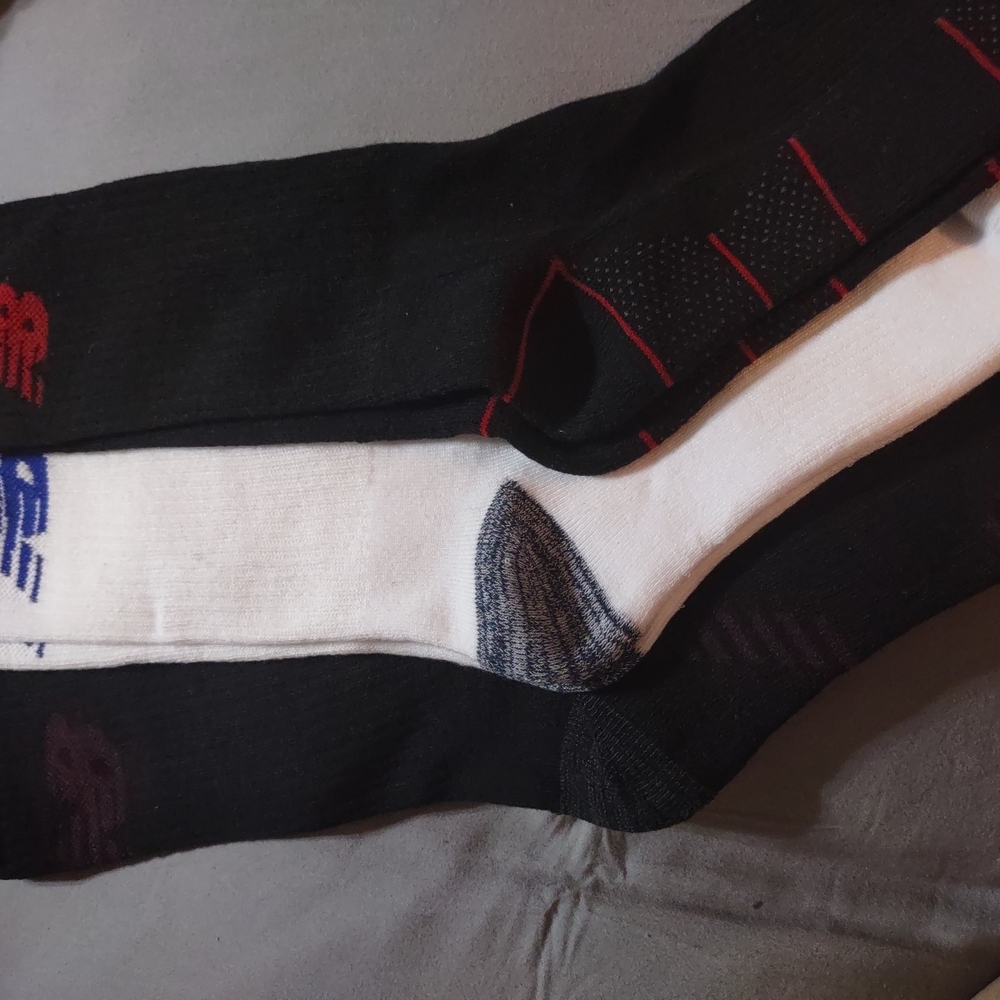 New Balance Men's Black and White Crew Socks